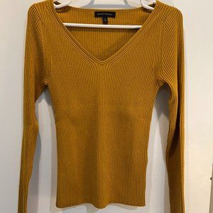 Banana Republic Ribbed V-Neck Sweater (Size: S)
